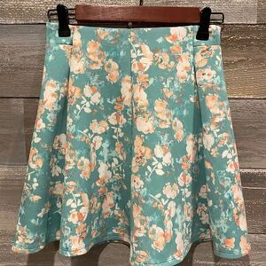 Decree mint floral skater mini skirt small - pull on- flare
